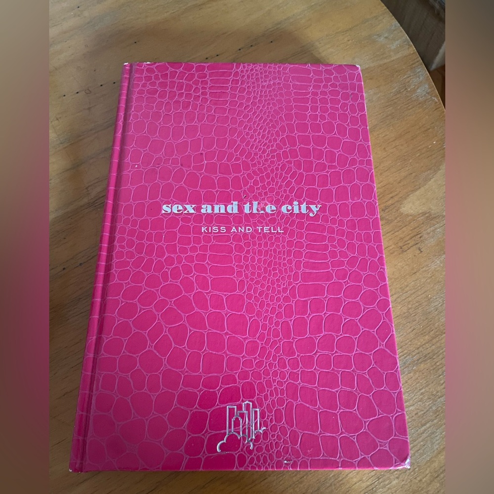 Pink 'Sex and the City' Kiss and Tell Book